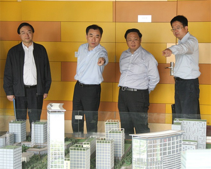 王正喜、周勇到鼓樓區(qū)考察調(diào)研