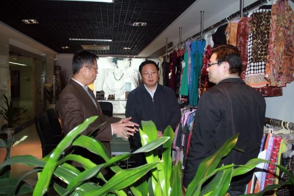 集團(tuán)董事長(zhǎng)王正喜到蘇豪股份調(diào)研