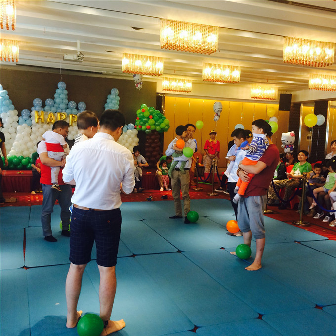 重溫兒時(shí) 追憶童年 天泓集團(tuán)舉辦第三屆六一兒童節(jié)親子運(yùn)動會