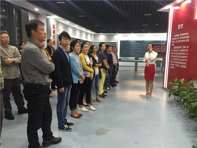 愛濤文化集團(tuán)組織參觀省委黨校反腐倡廉警示教育基地