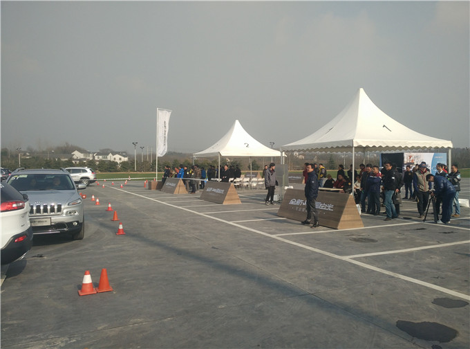 天泓集團(tuán)全新Jeep自由光南京銀杏湖試駕會(huì)圓滿舉行