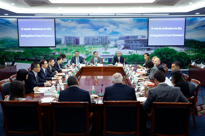 巴拿馬政府經(jīng)貿(mào)代表團(tuán)到訪蘇豪控股集團(tuán)